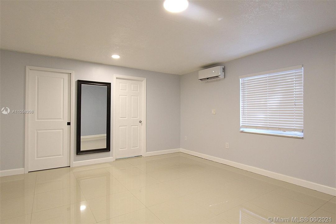 Recently Rented: $1,150 (0 beds, 1 baths, 400 Square Feet)