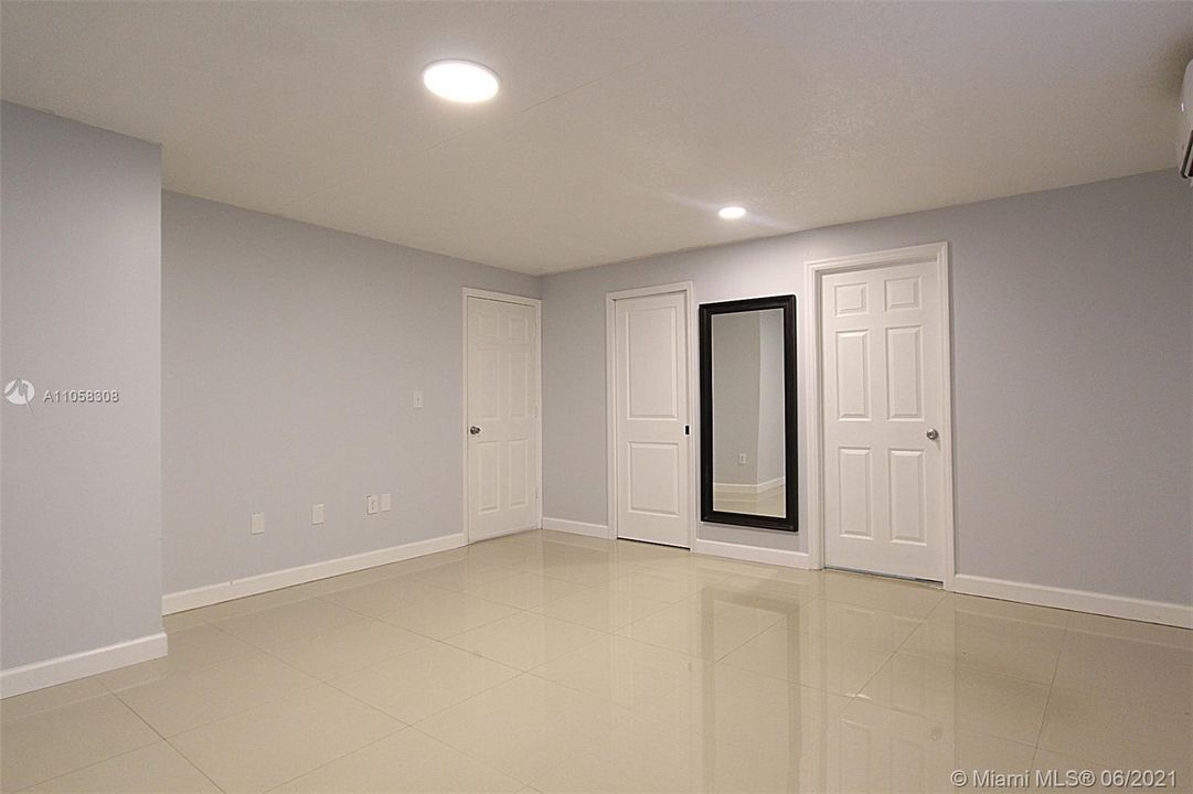 Recently Rented: $1,150 (0 beds, 1 baths, 400 Square Feet)