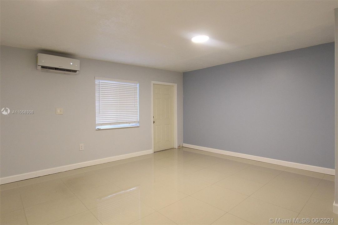 Recently Rented: $1,150 (0 beds, 1 baths, 400 Square Feet)