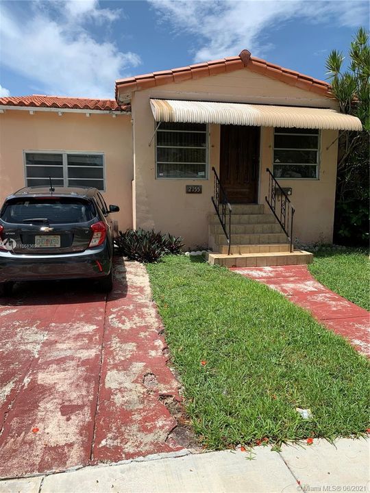 Recently Sold: $599,000 (4 beds, 2 baths, 1628 Square Feet)