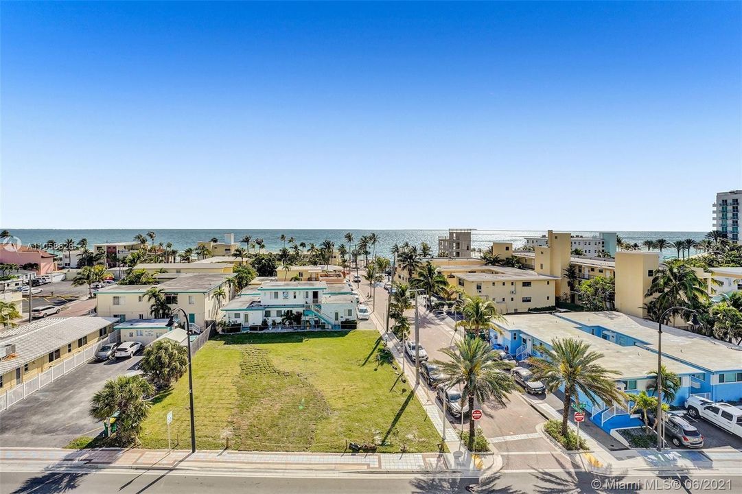 Recently Sold: $2,624,000 (3 beds, 3 baths, 3176 Square Feet)
