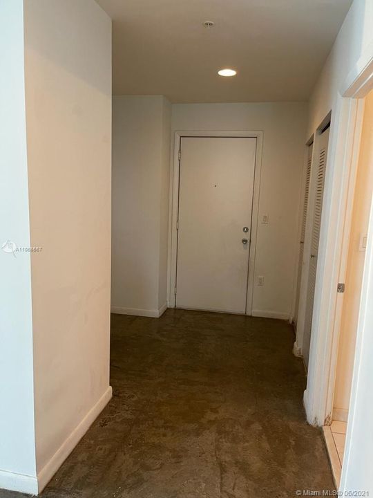 Recently Rented: $1,850 (1 beds, 1 baths, 950 Square Feet)