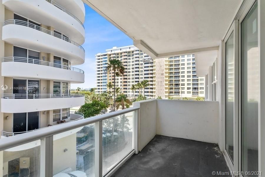 Recently Sold: $350,000 (2 beds, 2 baths, 1280 Square Feet)