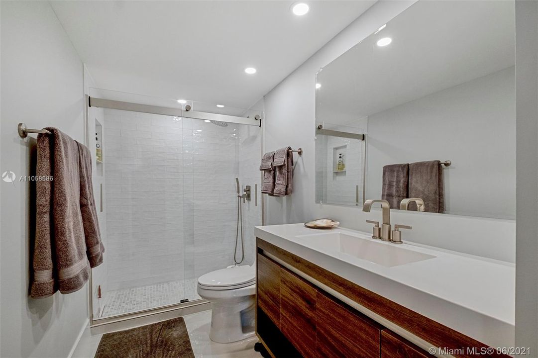 Недавно продано: $1,249,000 (3 спален, 2 ванн, 1782 Квадратных фут)