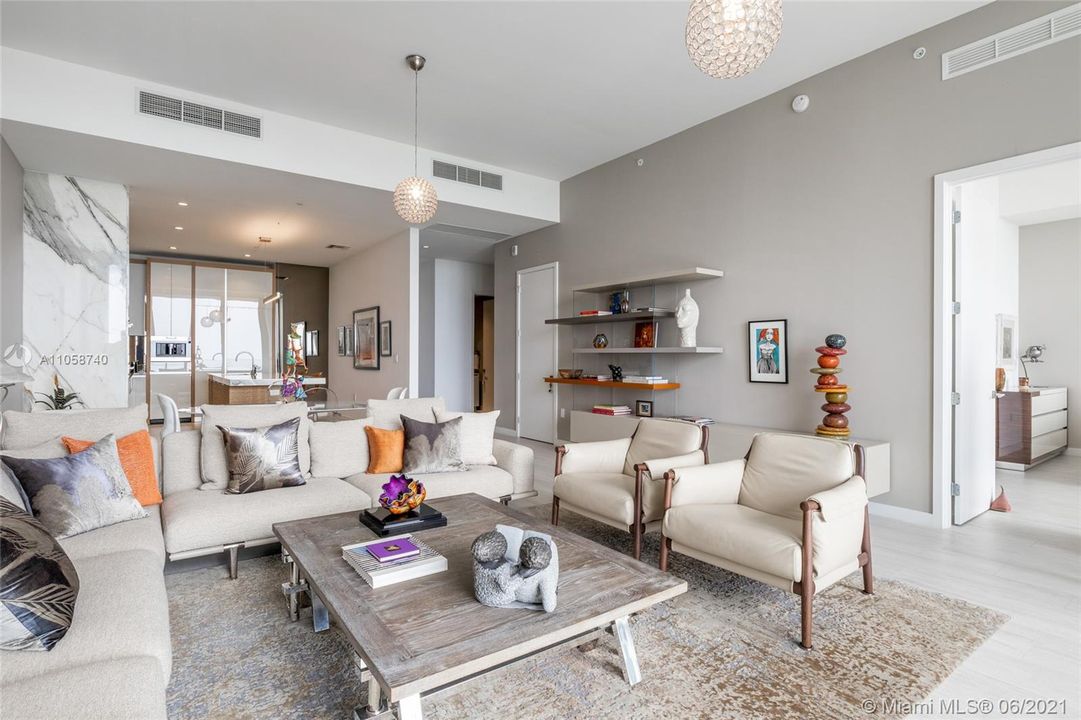 Recently Sold: $2,850,000 (3 beds, 2 baths, 1954 Square Feet)