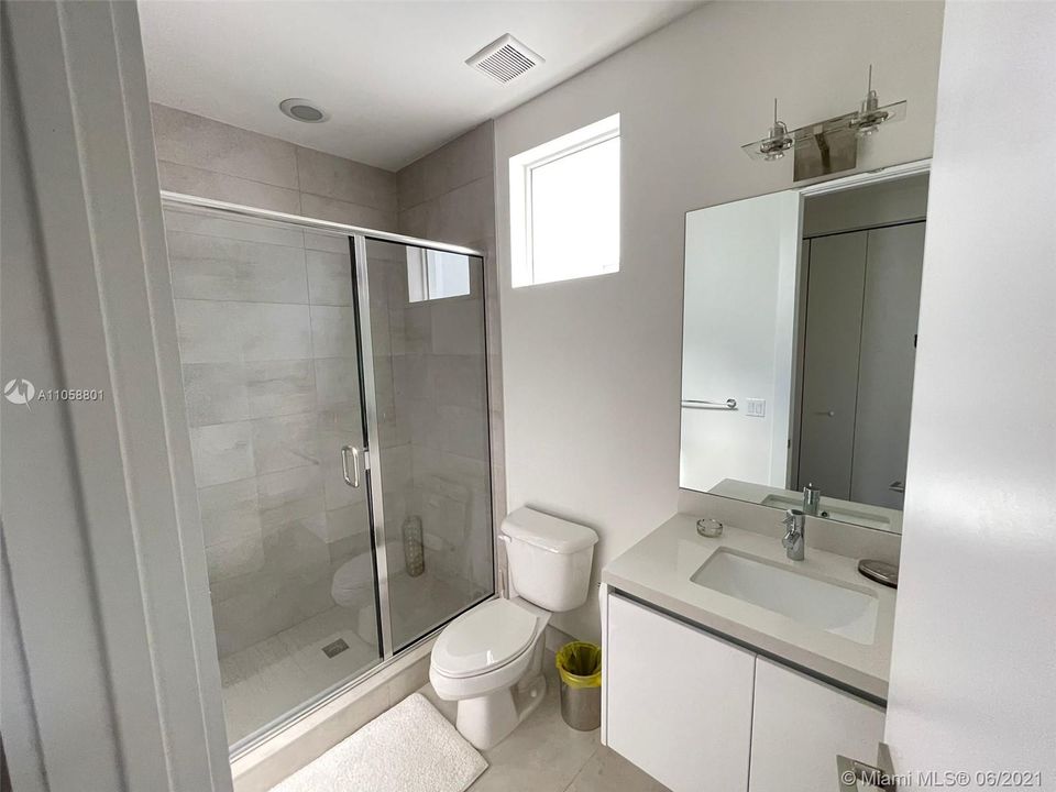 Недавно арендовано: $8,500 (6 спален, 7 ванн, 4119 Квадратных фут)