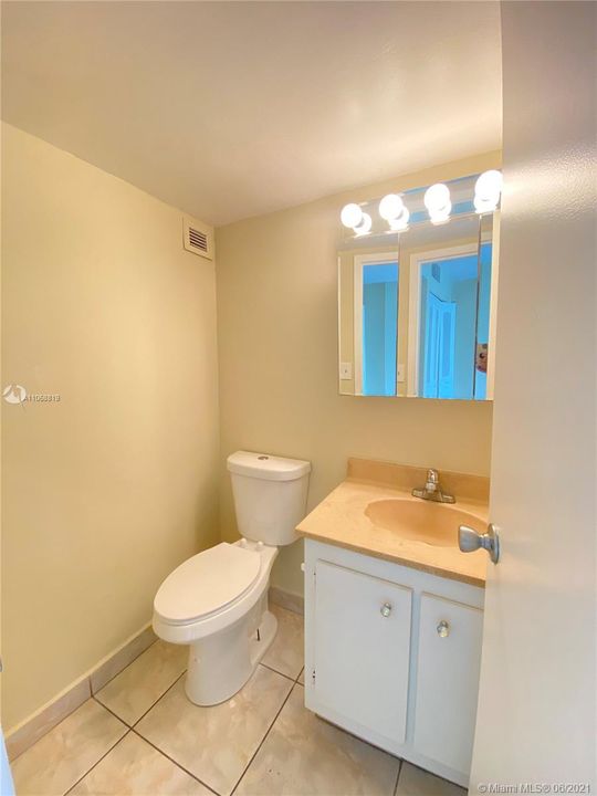 Recently Rented: $1,650 (1 beds, 1 baths, 767 Square Feet)