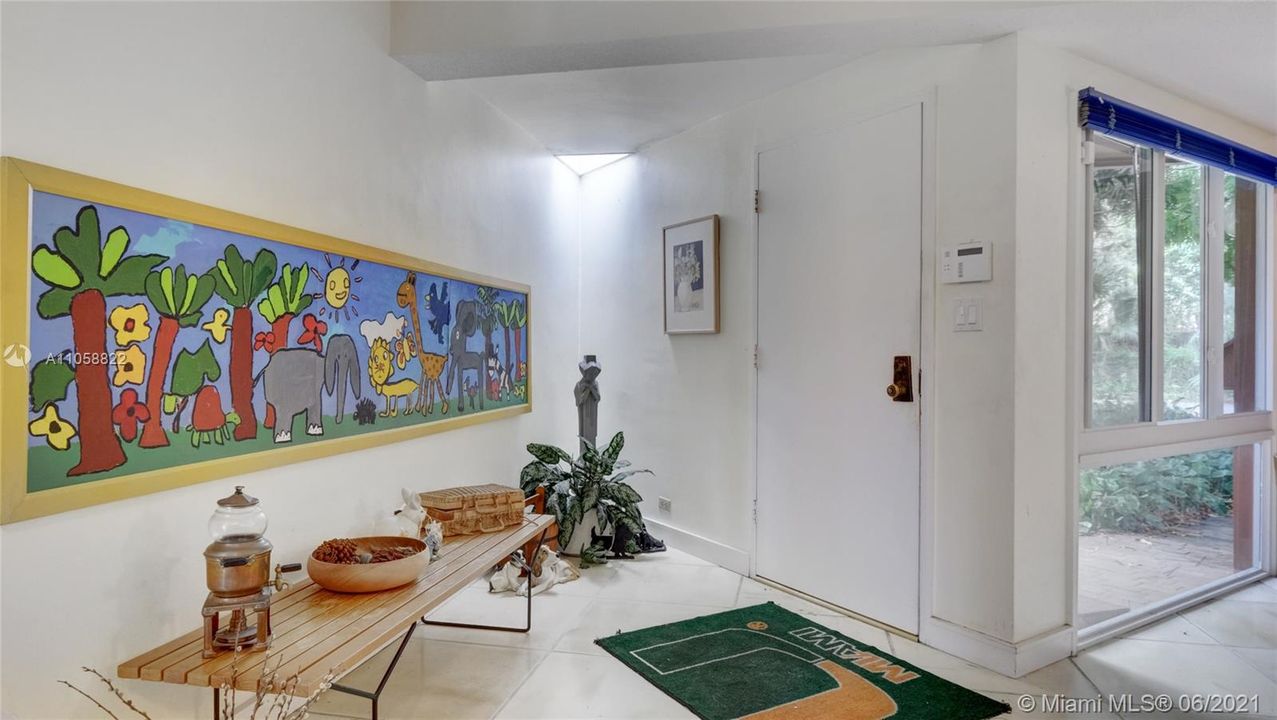 Vendido Recientemente: $730,000 (4 camas, 3 baños, 1962 Pies cuadrados)