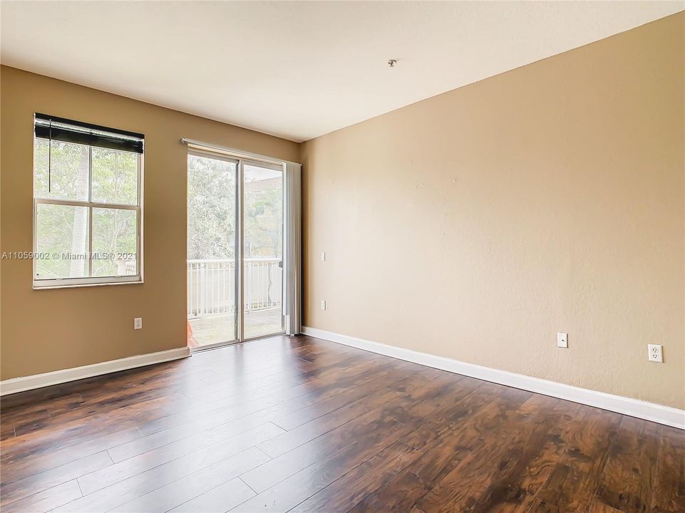 Recently Sold: $270,000 (3 beds, 2 baths, 1604 Square Feet)
