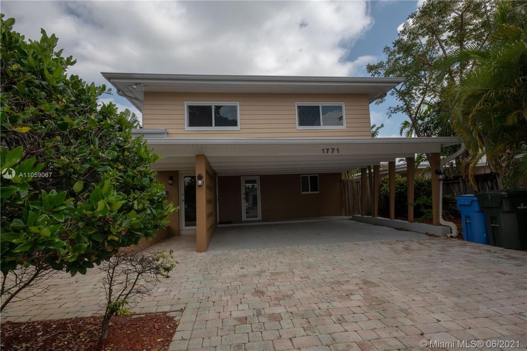 Vendido Recientemente: $700,000 (3 camas, 2 baños, 1782 Pies cuadrados)