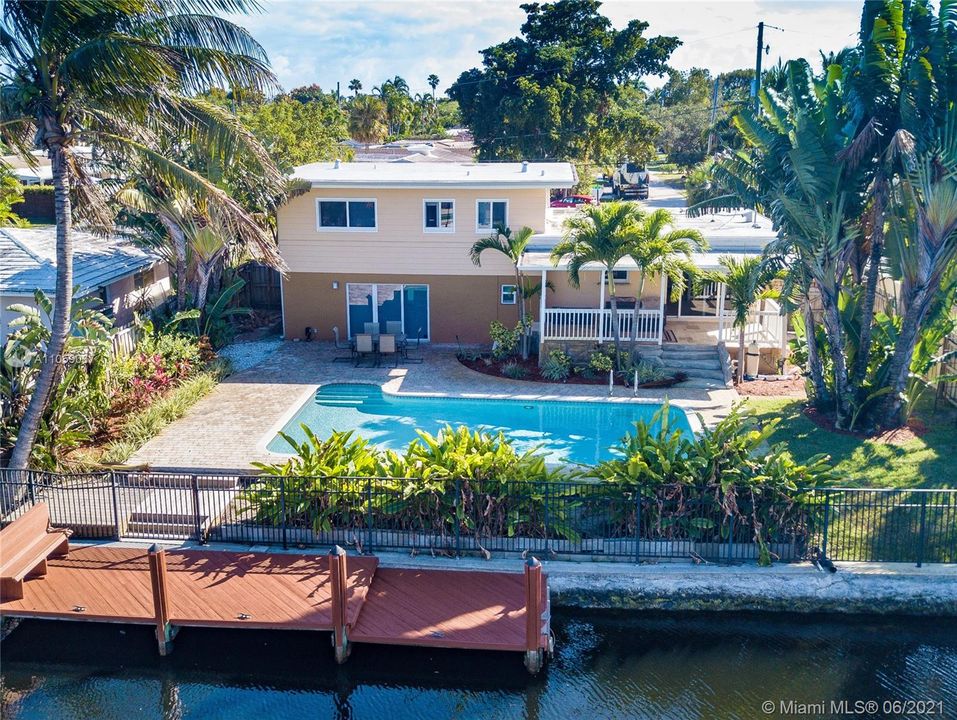 Vendido Recientemente: $700,000 (3 camas, 2 baños, 1782 Pies cuadrados)