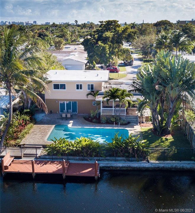 Vendido Recientemente: $700,000 (3 camas, 2 baños, 1782 Pies cuadrados)