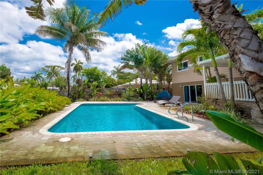 Vendido Recientemente: $700,000 (3 camas, 2 baños, 1782 Pies cuadrados)