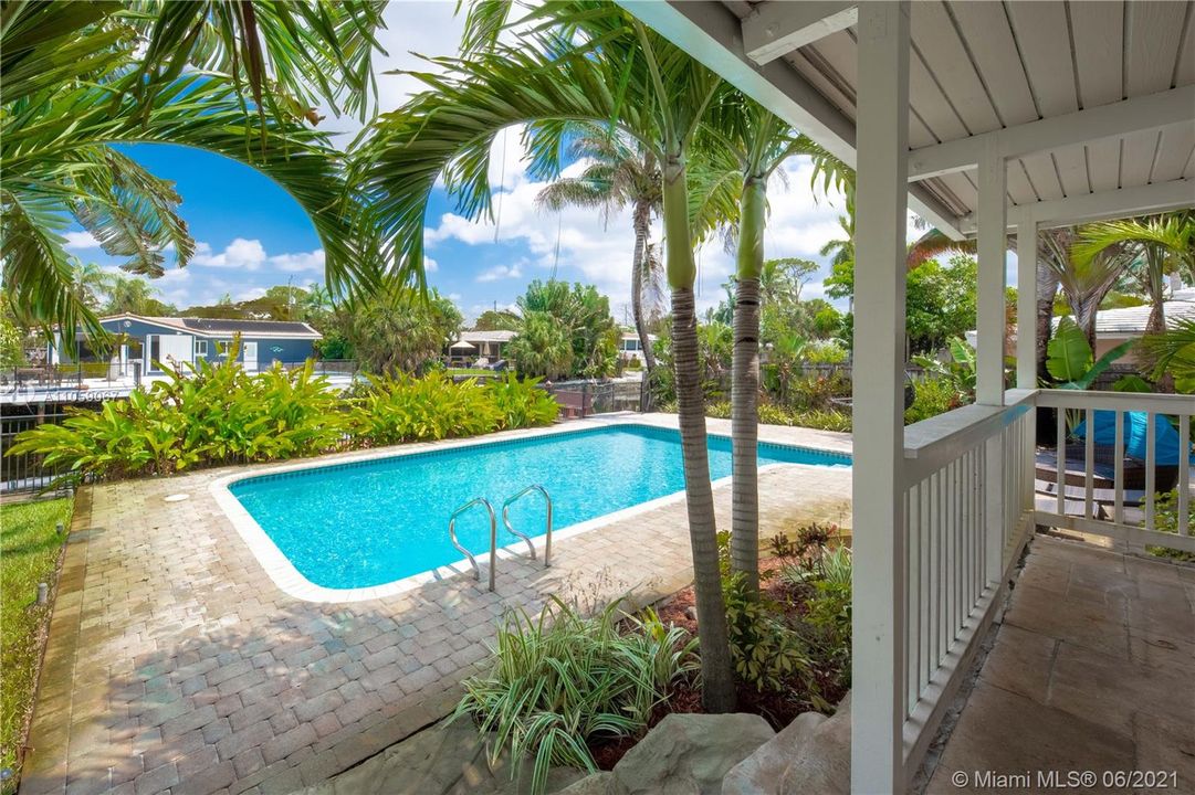 Vendido Recientemente: $700,000 (3 camas, 2 baños, 1782 Pies cuadrados)