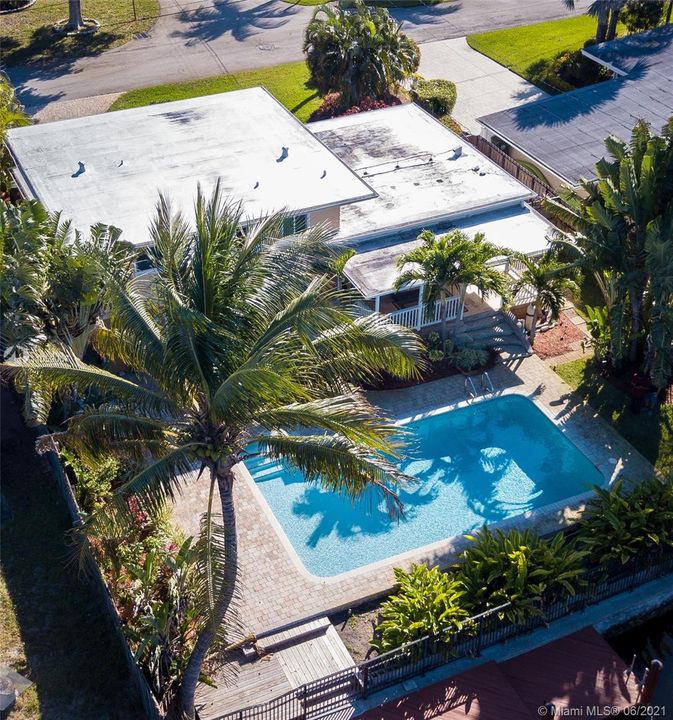 Vendido Recientemente: $700,000 (3 camas, 2 baños, 1782 Pies cuadrados)