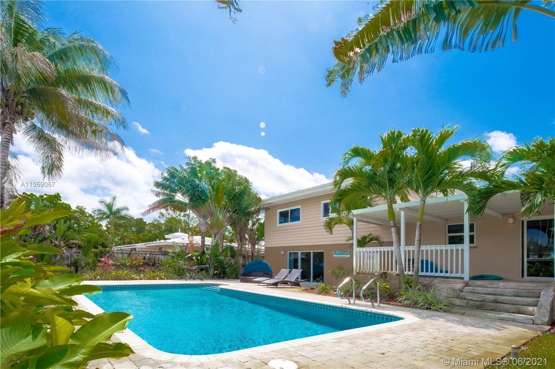 Vendido Recientemente: $700,000 (3 camas, 2 baños, 1782 Pies cuadrados)