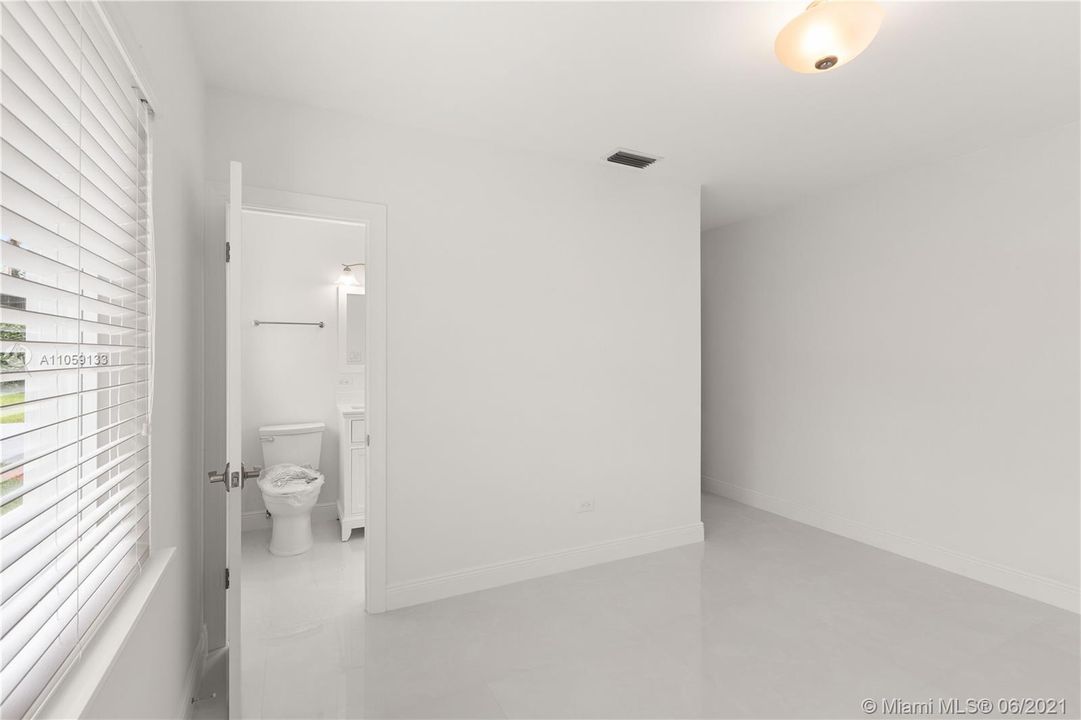 最近租的: $7,500 (3 贝兹, 3 浴室, 2111 平方英尺)