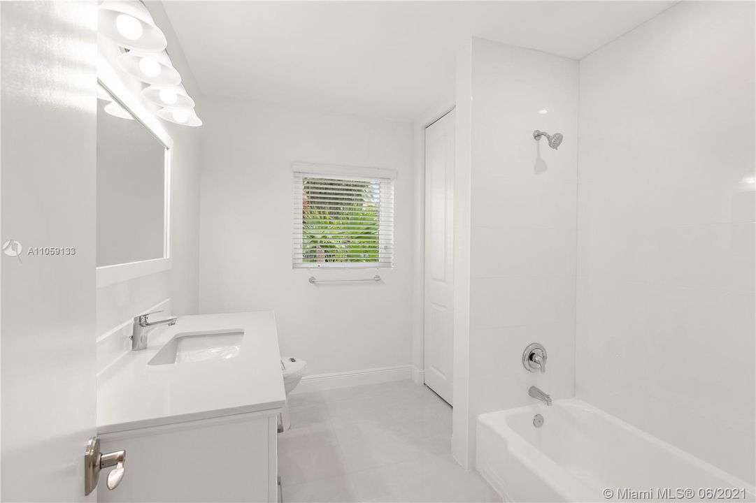Недавно арендовано: $7,500 (3 спален, 3 ванн, 2111 Квадратных фут)