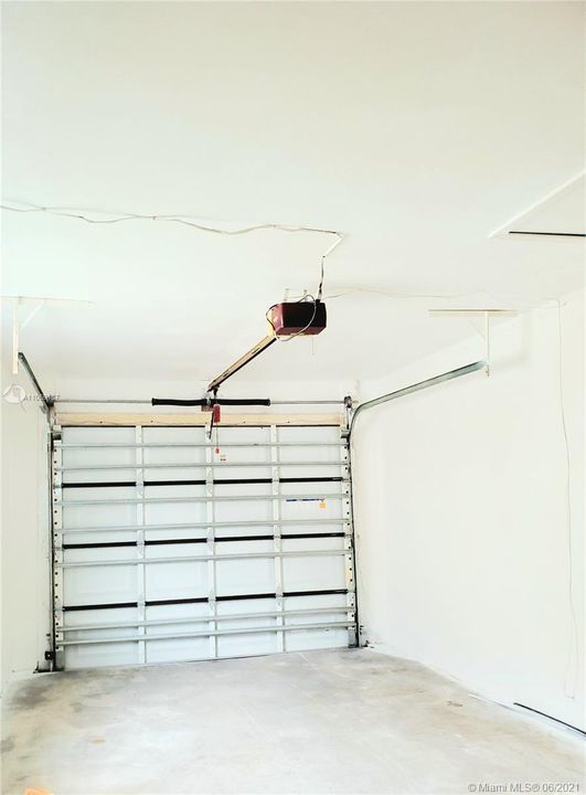 Recently Sold: $181,500 (2 beds, 1 baths, 1038 Square Feet)