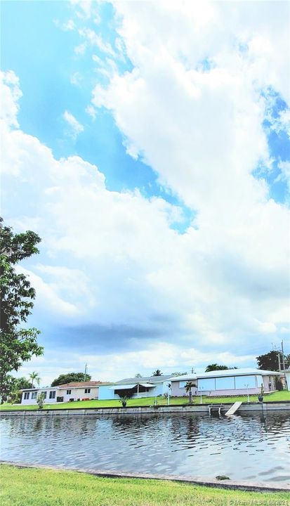 Recently Sold: $181,500 (2 beds, 1 baths, 1038 Square Feet)