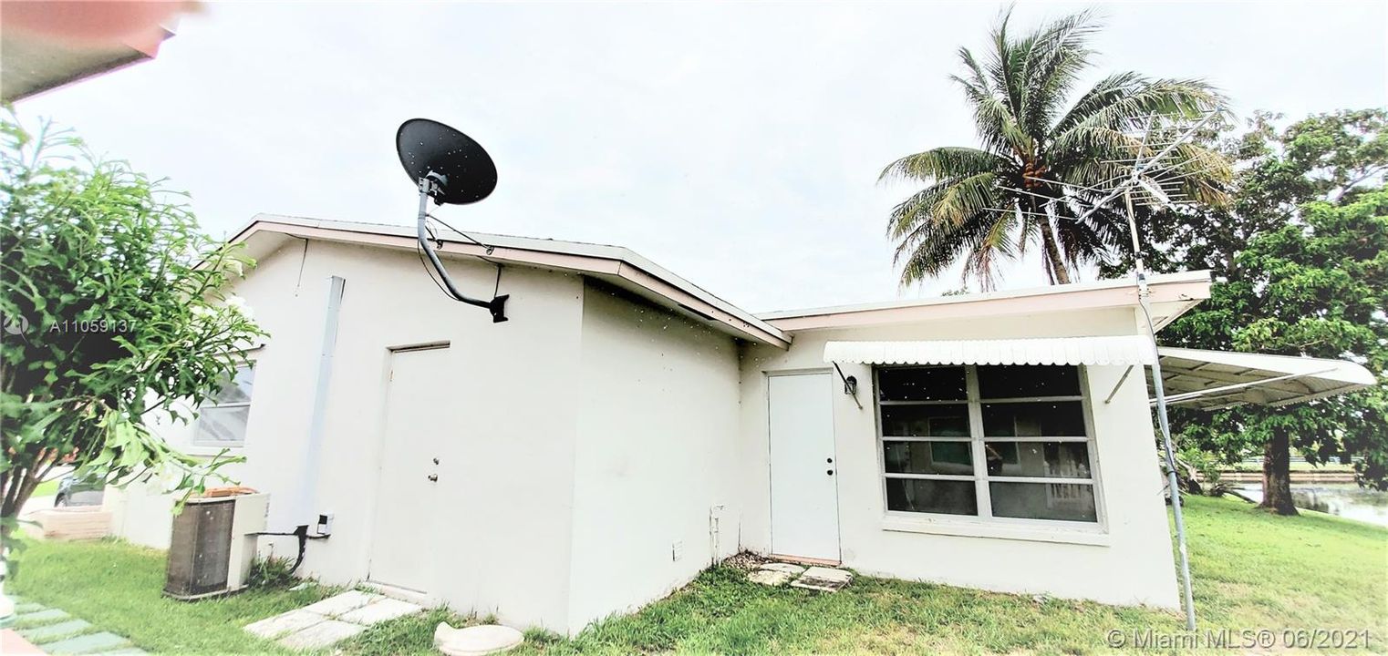 Recently Sold: $181,500 (2 beds, 1 baths, 1038 Square Feet)