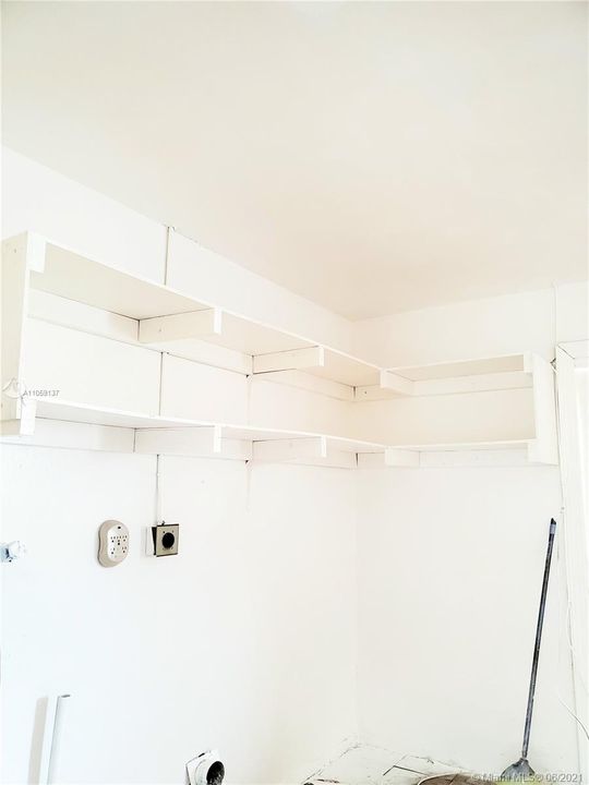 Recently Sold: $181,500 (2 beds, 1 baths, 1038 Square Feet)