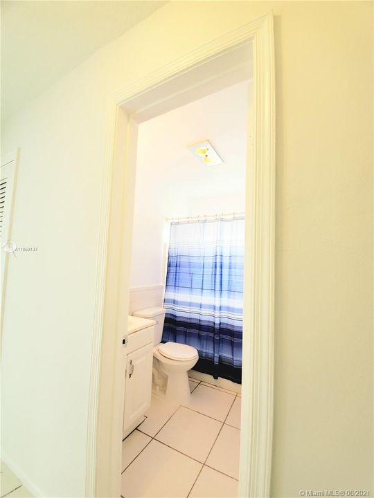 Recently Sold: $181,500 (2 beds, 1 baths, 1038 Square Feet)