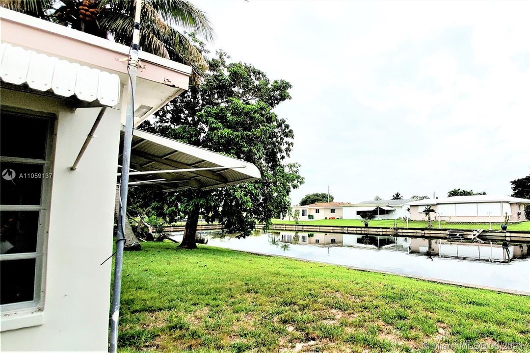 Recently Sold: $181,500 (2 beds, 1 baths, 1038 Square Feet)