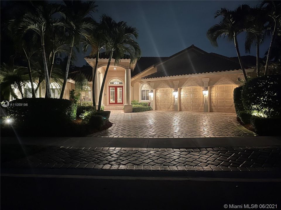 Recently Sold: $1,500,000 (5 beds, 4 baths, 4418 Square Feet)