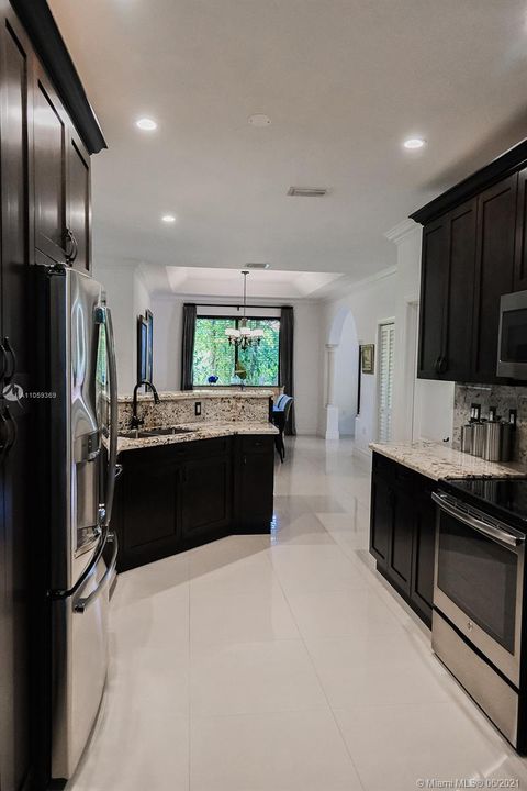 Recently Sold: $949,000 (3 beds, 2 baths, 1850 Square Feet)