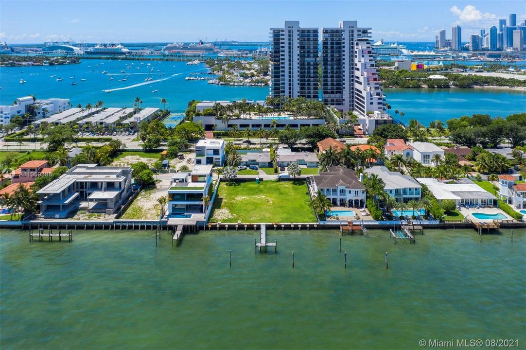 Recently Sold: $6,495,000 (9,000 sqft)