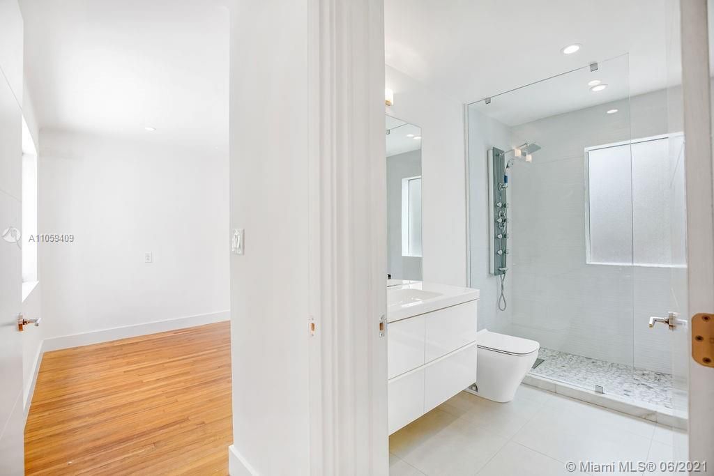 最近租的: $5,500 (3 贝兹, 2 浴室, 1515 平方英尺)
