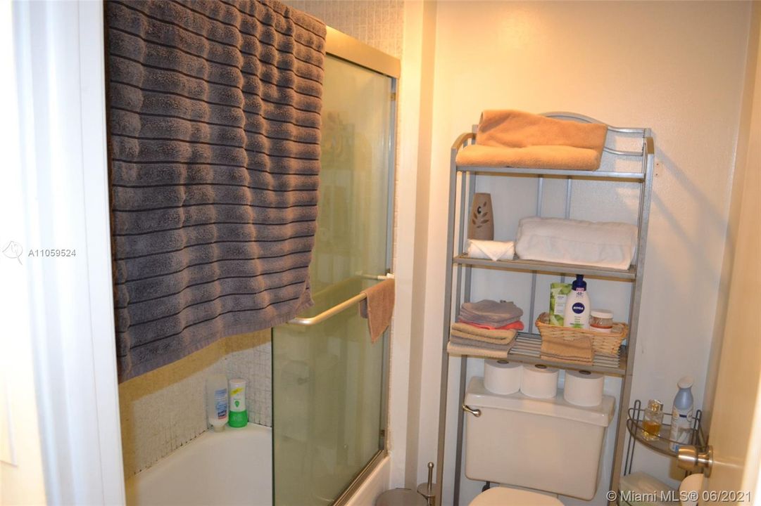Недавно арендовано: $2,200 (2 спален, 2 ванн, 1240 Квадратных фут)