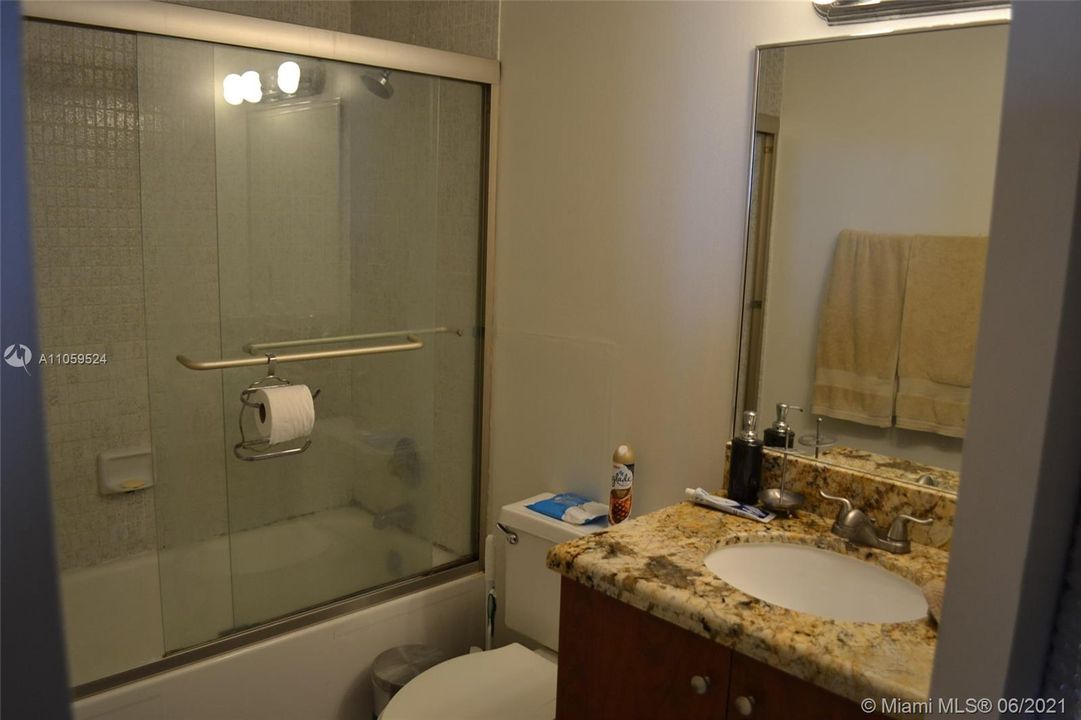 最近租的: $2,200 (2 贝兹, 2 浴室, 1240 平方英尺)