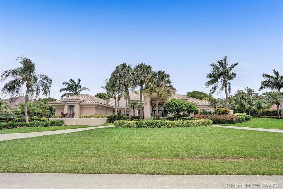 Recently Sold: $2,100,000 (5 beds, 5 baths, 5380 Square Feet)