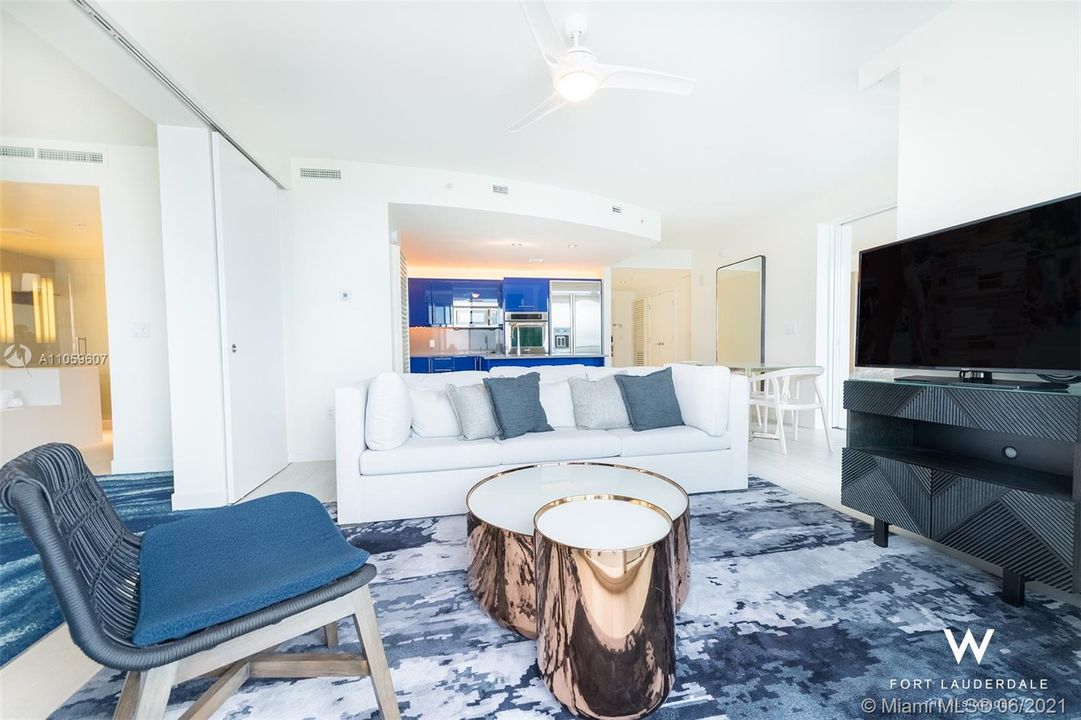 Recently Sold: $995,000 (2 beds, 2 baths, 1214 Square Feet)