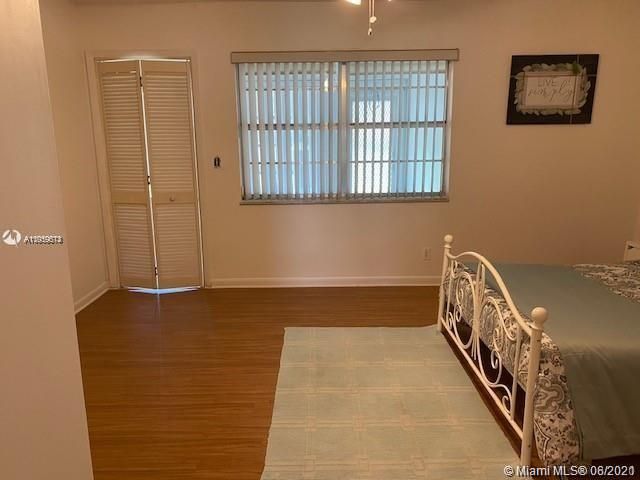 Recently Sold: $82,000 (1 beds, 1 baths, 880 Square Feet)