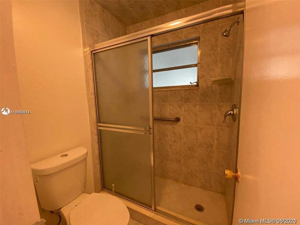 Recently Sold: $82,000 (1 beds, 1 baths, 880 Square Feet)