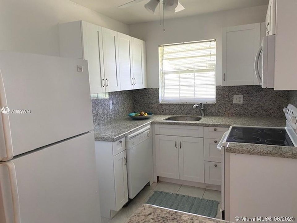 Recently Sold: $82,000 (1 beds, 1 baths, 880 Square Feet)