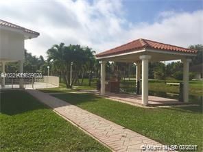 Recently Sold: $1,999,000 (6 beds, 5 baths, 6086 Square Feet)