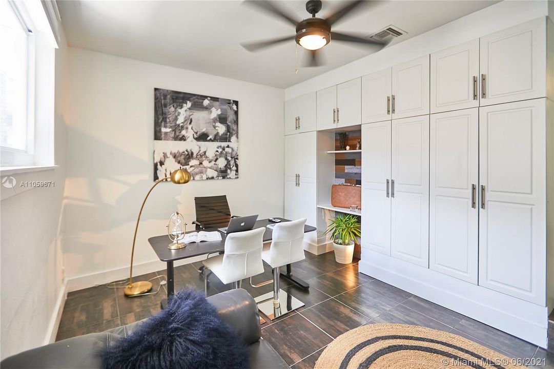 Recently Sold: $927,000 (2 beds, 2 baths, 0 Square Feet)