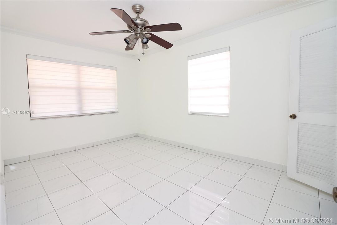 Recently Rented: $3,100 (3 beds, 2 baths, 1104 Square Feet)