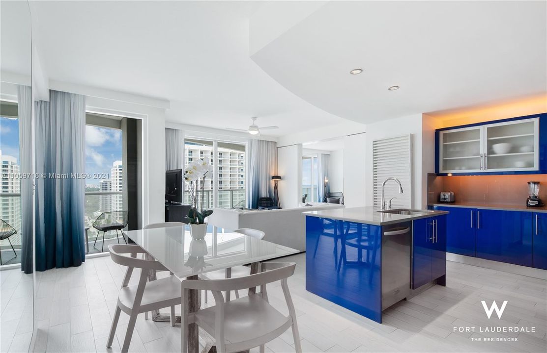 Recently Sold: $950,000 (2 beds, 2 baths, 1214 Square Feet)