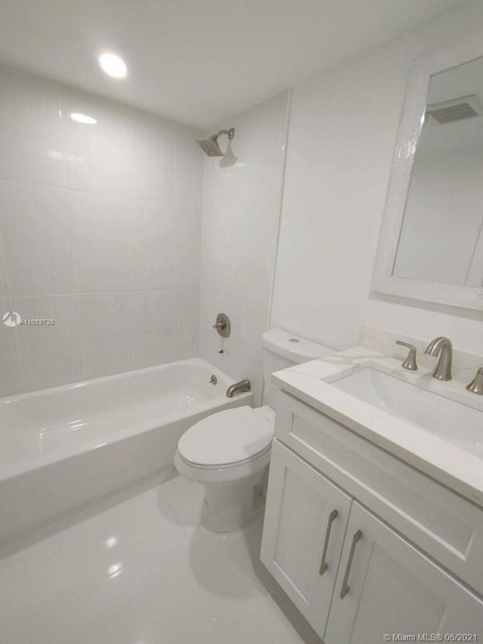 最近售出: $327,500 (2 贝兹, 2 浴室, 1207 平方英尺)