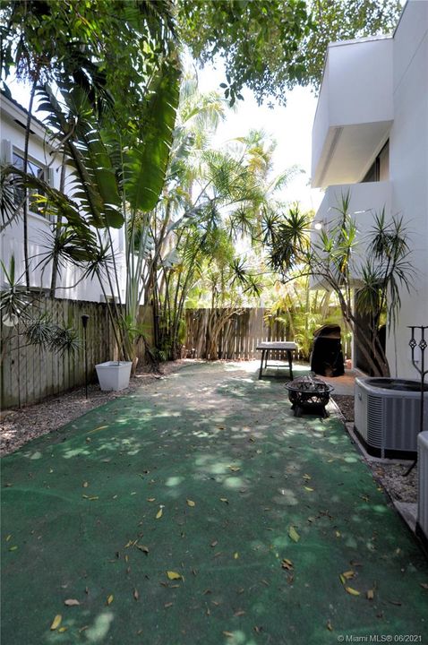 Recently Sold: $525,000 (2 beds, 2 baths, 1485 Square Feet)