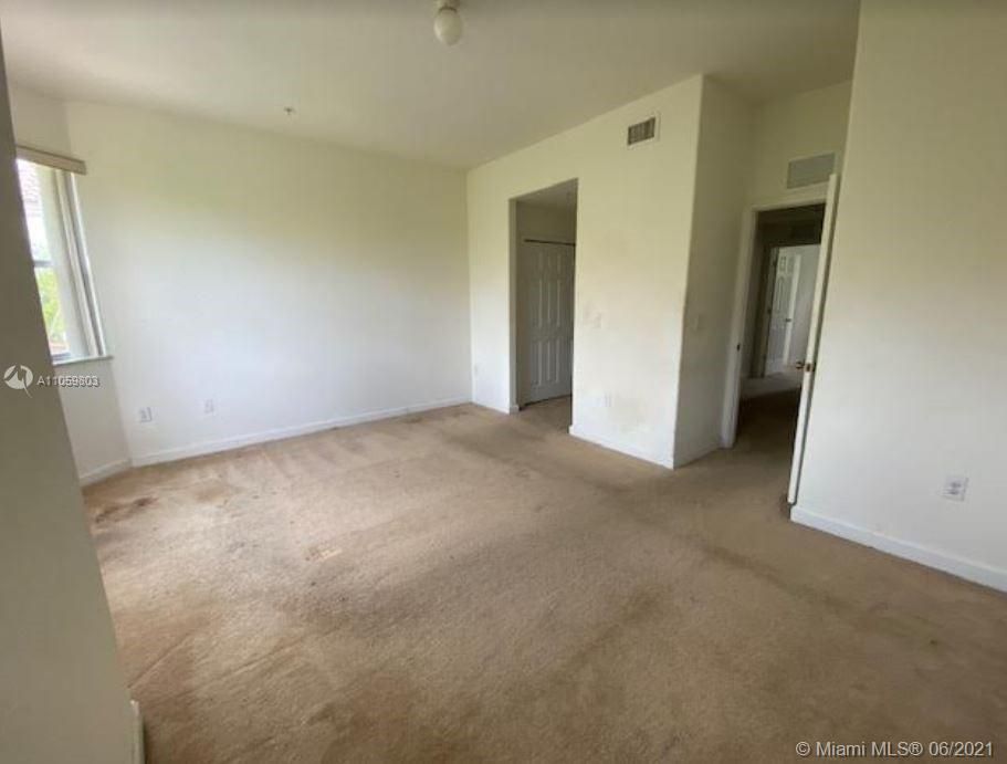 Recently Sold: $210,000 (3 beds, 3 baths, 1815 Square Feet)