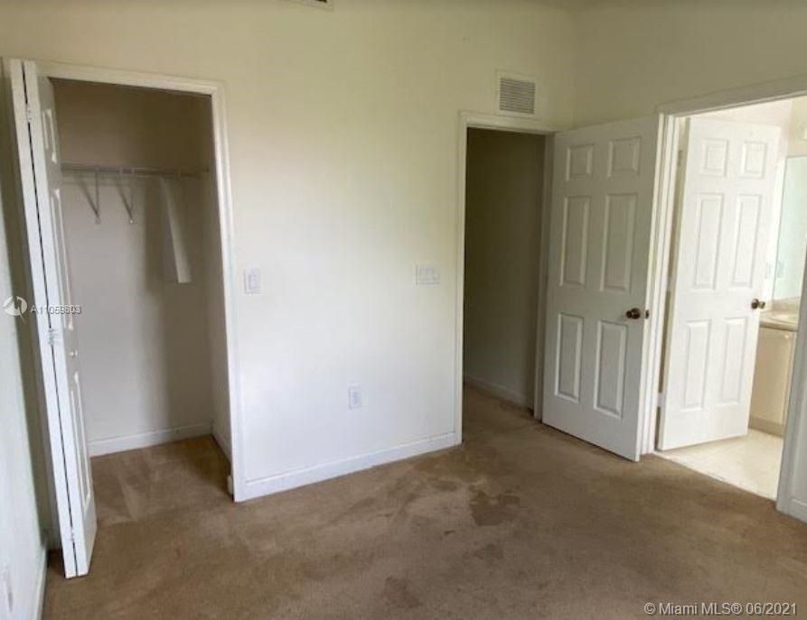 Recently Sold: $210,000 (3 beds, 3 baths, 1815 Square Feet)