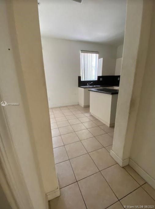 Recently Sold: $210,000 (3 beds, 3 baths, 1815 Square Feet)