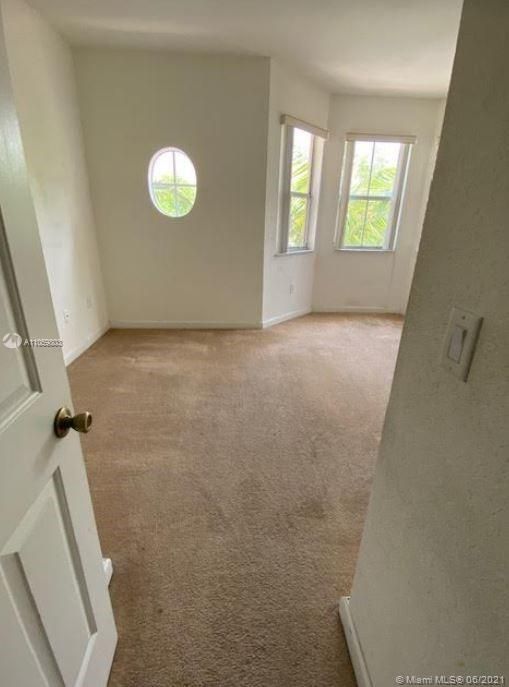 Recently Sold: $210,000 (3 beds, 3 baths, 1815 Square Feet)