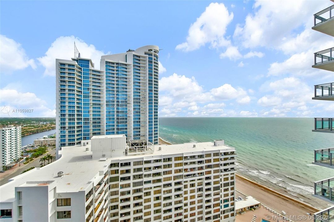 Recently Sold: $1,575,000 (2 beds, 2 baths, 2267 Square Feet)